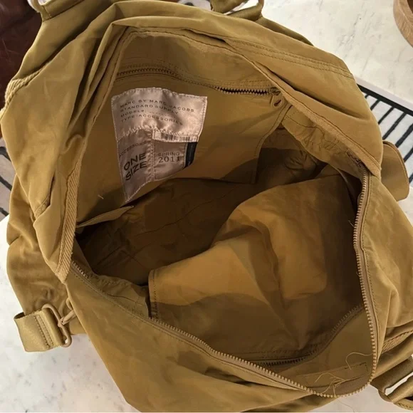 Marc Jacobs Olive Green Shoulder Bag - Picture 2 of 4